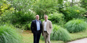 Das Bild zeigt Dr. Matthias Hallweger und Jörg Umlauft von der HMW Kapitalanlagen